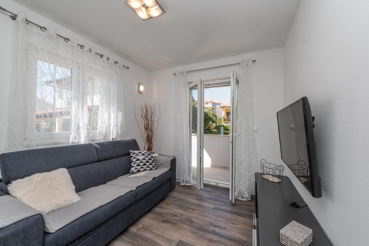Apartments Janice Pakoštane Eksteriør bilde