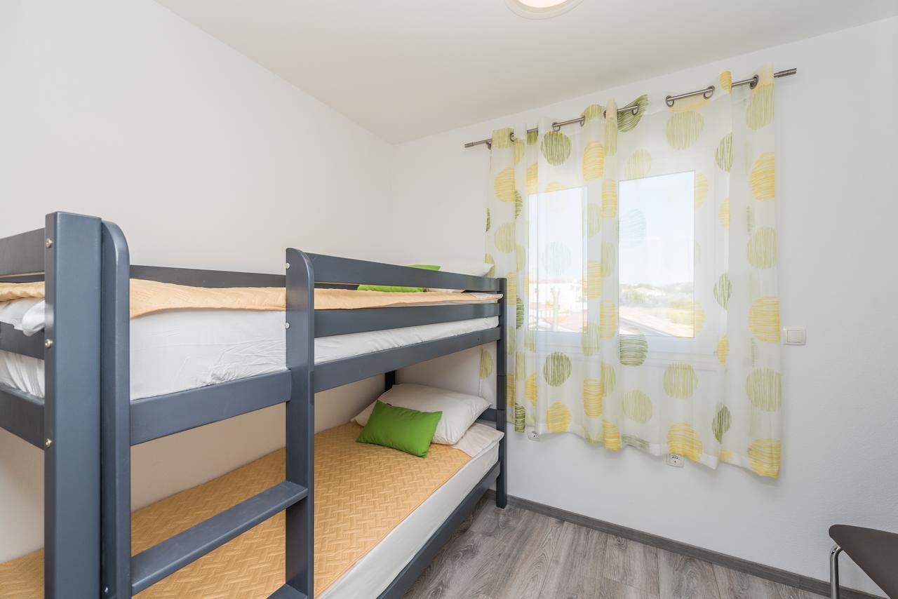 Apartments Janice Pakoštane Eksteriør bilde