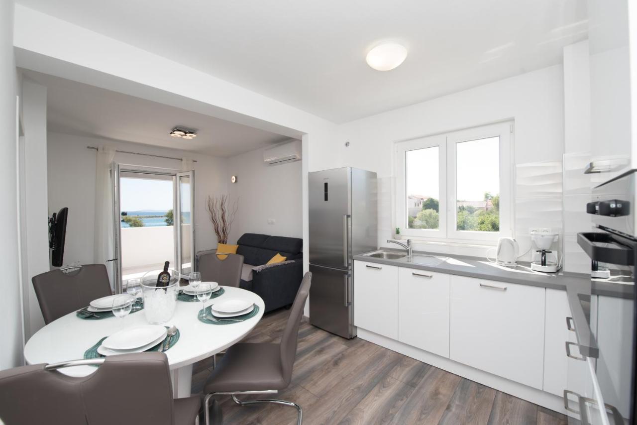 Apartments Janice Pakoštane Eksteriør bilde