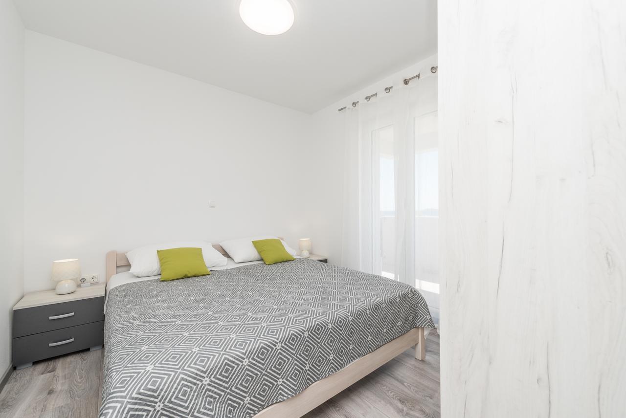 Apartments Janice Pakoštane Eksteriør bilde